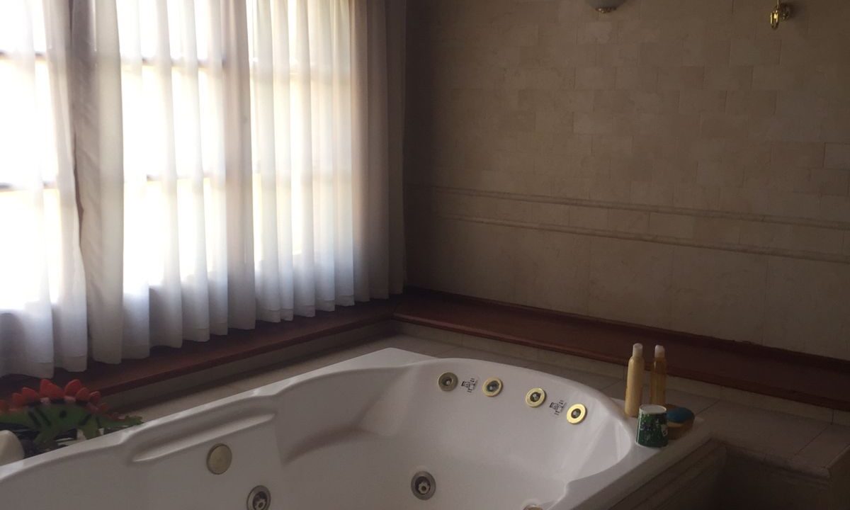 da7d4c8d-c102-4aa6-9803-28d2c1a89106